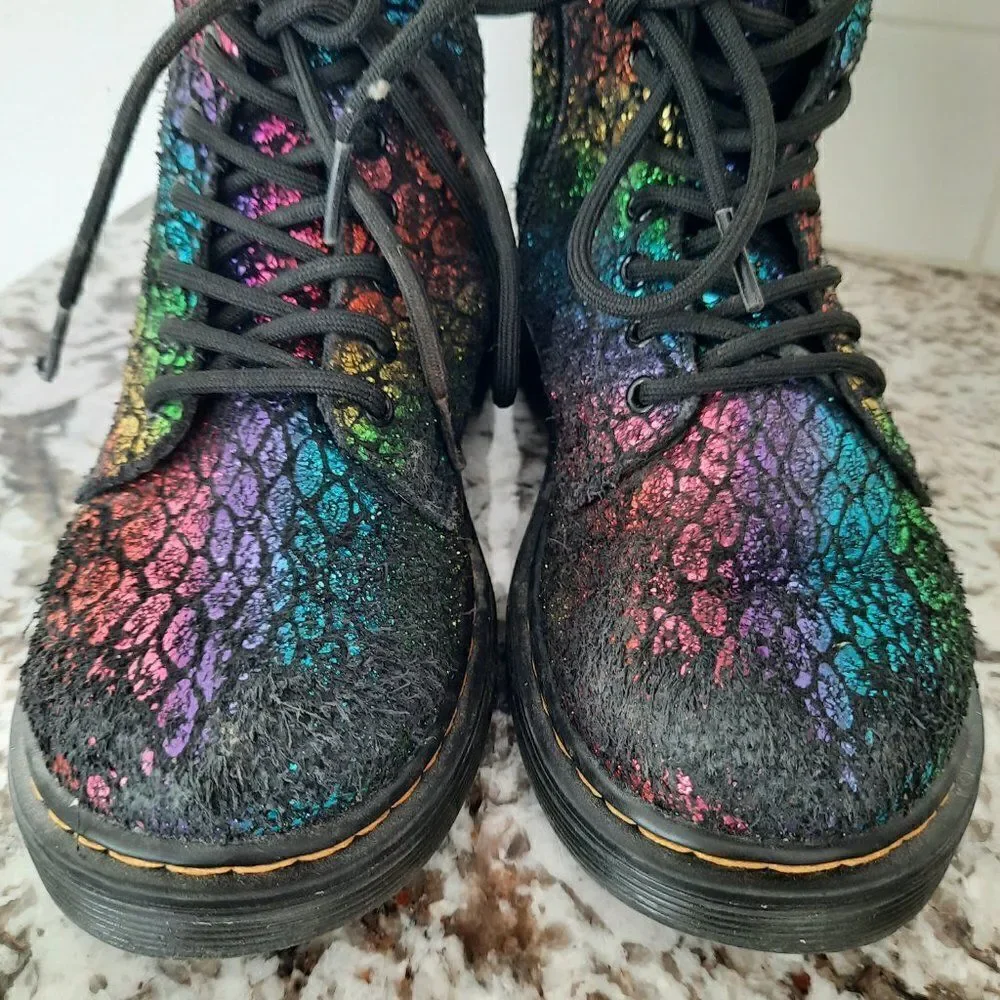 Dr.Martens Girls Rainbow Boots Size EU-32/US-1‎